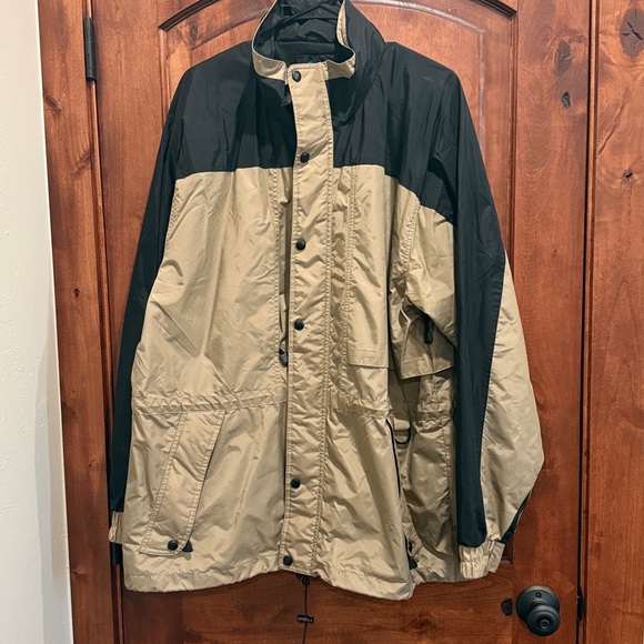 Men's Black and Tan Jacket - Picture 2 of 7